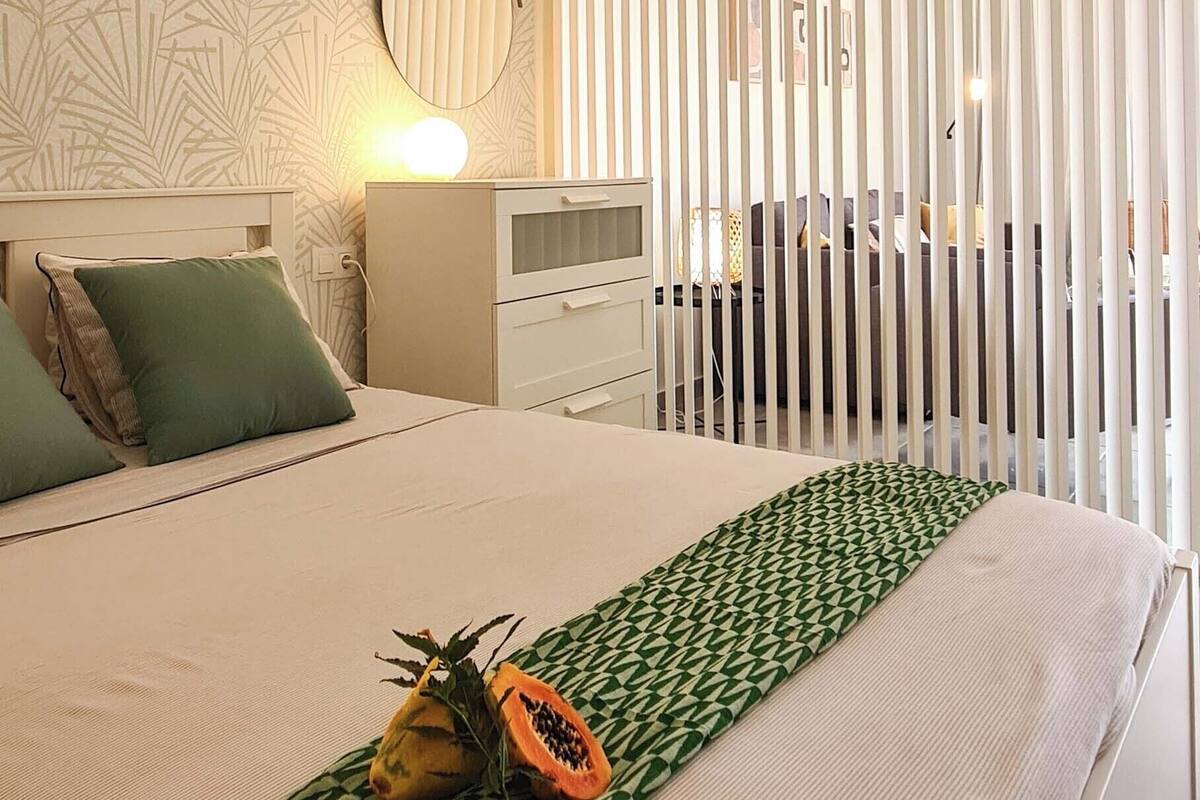 Apartment (1 Open Bedroom) | 1 Schlafzimmer, kostenloses WLAN, Bettwäsche