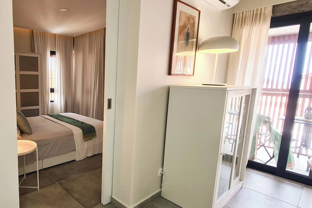 1 Bedroom Apartment, Verandah | 1 Schlafzimmer, kostenloses WLAN, Bettwäsche