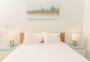 Room - Trade Winds Cottages #2 (Hodges Bay)