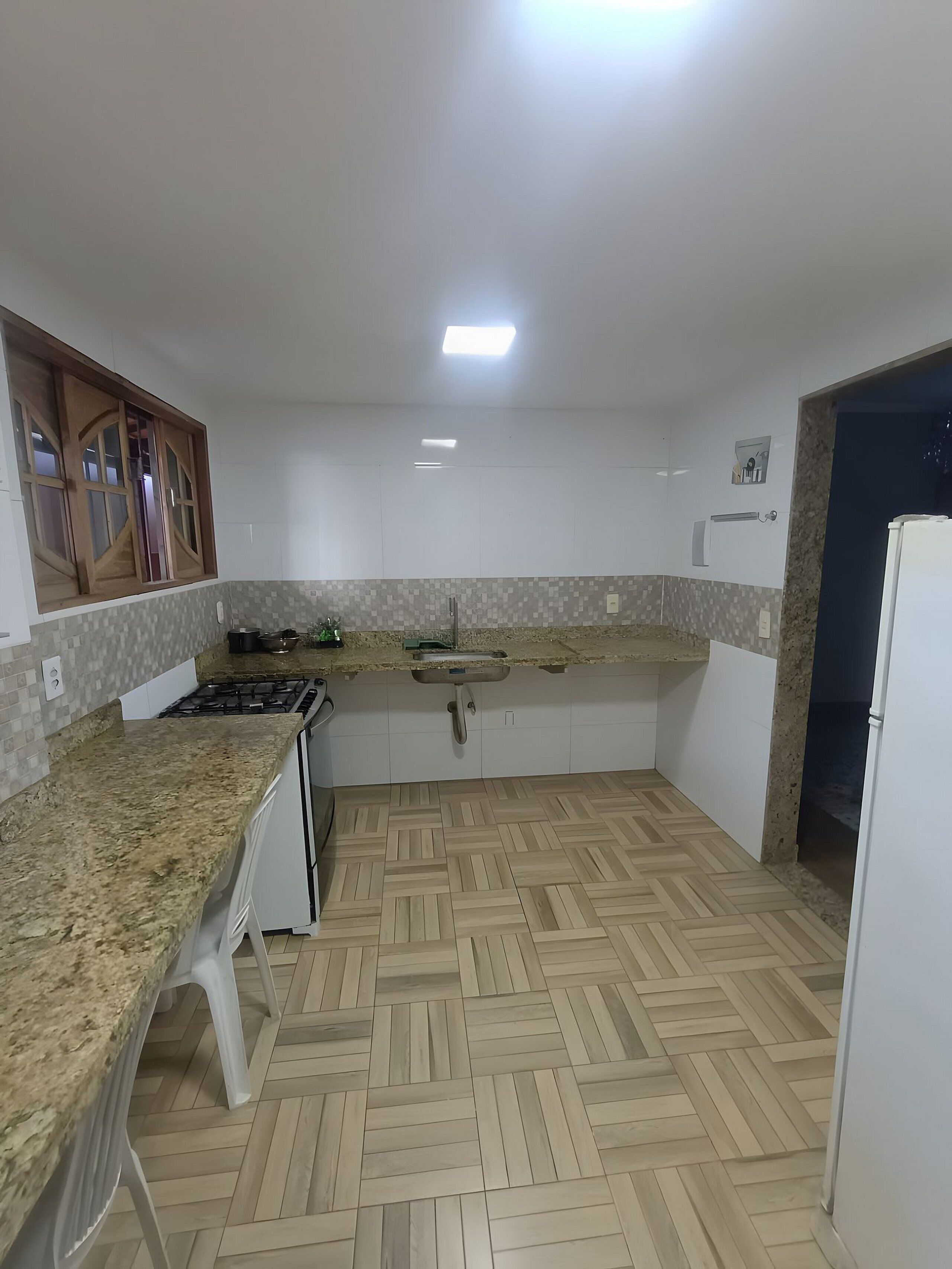 Réfrigérateur dans l'espace commun, micro-ondes dans l'espace commun