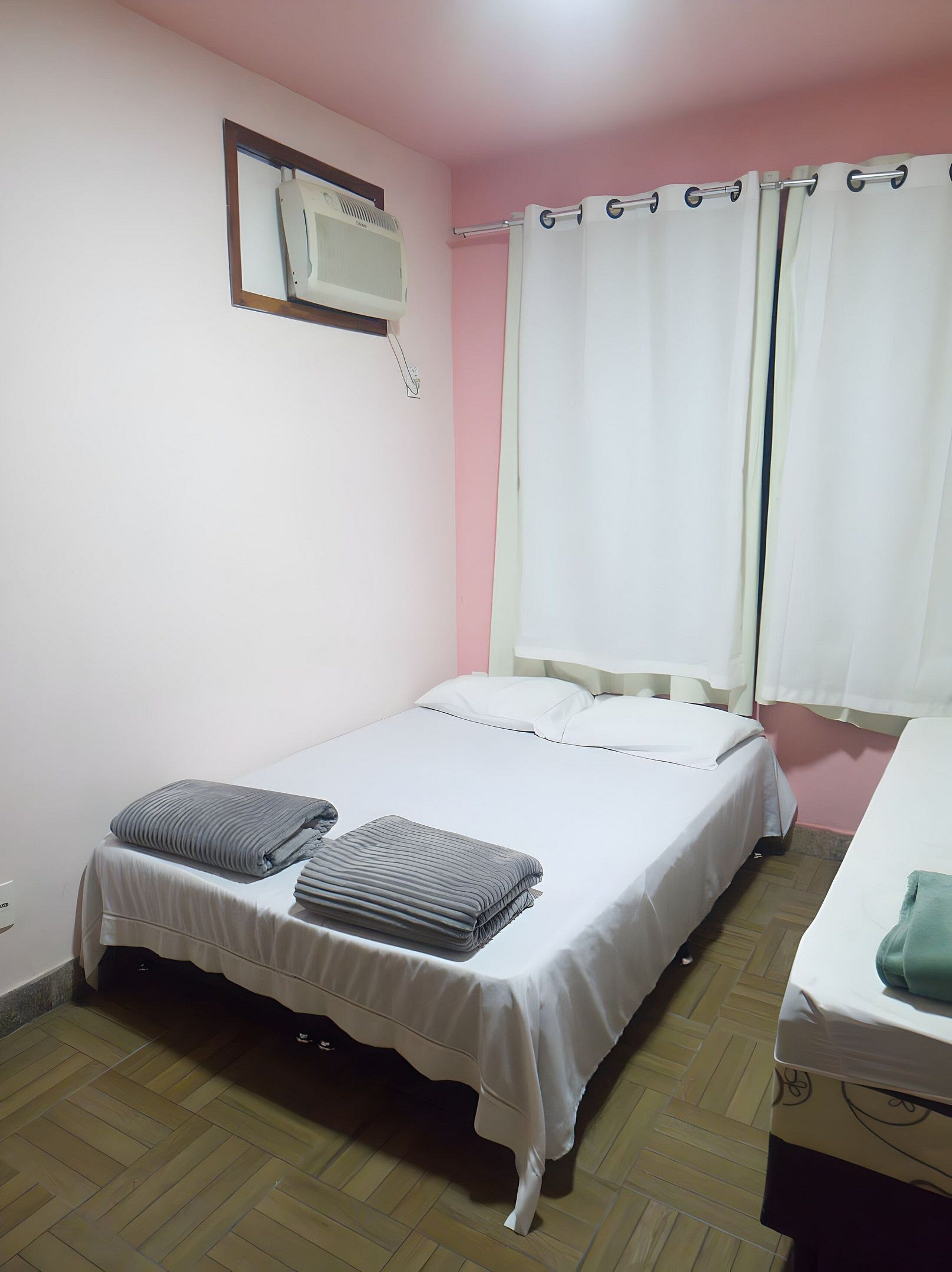 Wi-Fi gratuit, draps fournis