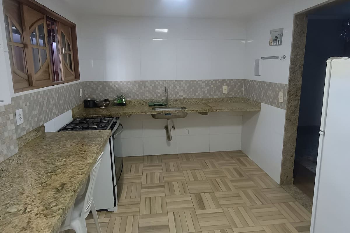 Fridge, microwave, cookware/dishes/utensils, freezer