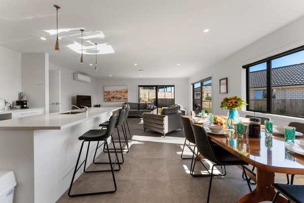 Interior - Holiday Hub (Taupo)