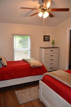 3 bedrooms, WiFi, bed sheets