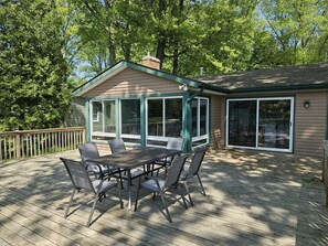 屋外ダイニングエリア