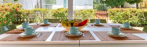 Villa | Outdoor dining