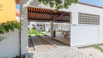 Villa | Outdoor dining