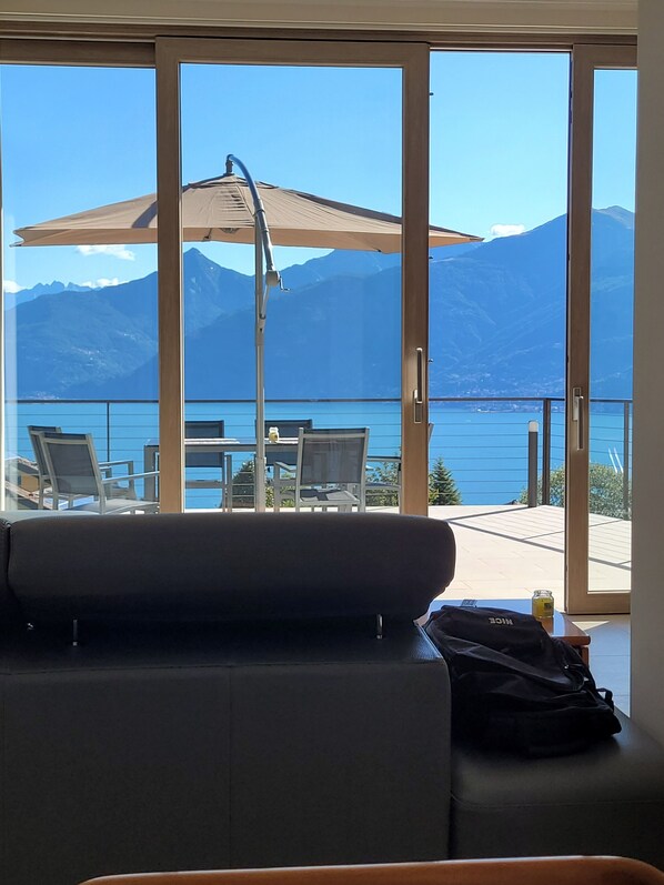 Interior - Entire villa 2 bed rooms appartment, Como lake view, with privet pool and garden (Menaggio)