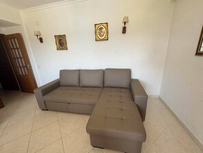 TV - Férias Junto á Praia em Condominico Piscinas e Ténis (Armação de Pêra)