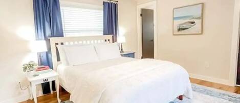 2 عدّة غرف نوم ومكتب ومكواة/لوح كي وواي فاي مجانًا