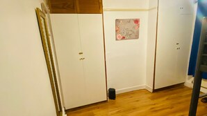Unclassified image, 2 of 5, button - Cosy Double room - 2 guests -Close to central London-5minsHarrow and Wealdstone  (Harrow)