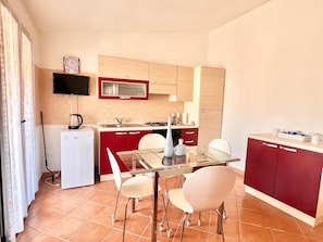 Fridge, oven, electric kettle