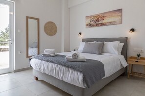 1 bedroom, in-room safe, desk, iron/ironing board
