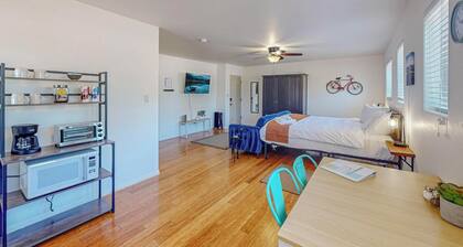 Fantastic Studio in N. Valley, Garage, Near I-40