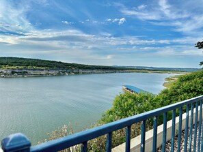 Property grounds - Lakefront Bella Vista @ Island on Lake Travis (Lago Vista)