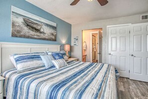 Desk, iron/ironing board, WiFi, bed sheets