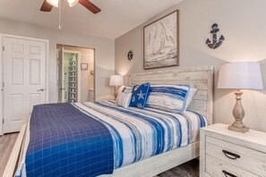 1 bedroom, desk, iron/ironing board, WiFi