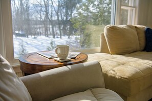 Interior - Beautiful home in a charming neighborhood. Close to dwntwn Geneva & Seneca Lake. (Geneva)