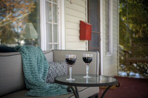 Terrace/patio - Beautiful home in a charming neighborhood. Close to dwntwn Geneva & Seneca Lake. (Geneva)