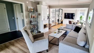 Smart-TV, filmbibliotek, stereoanlegg og PC-skjermer