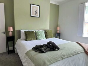 2 habitaciones, tabla de planchar con plancha y wifi gratis 