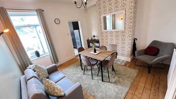 Fernseher, Kamin, Arbeitsbereiche