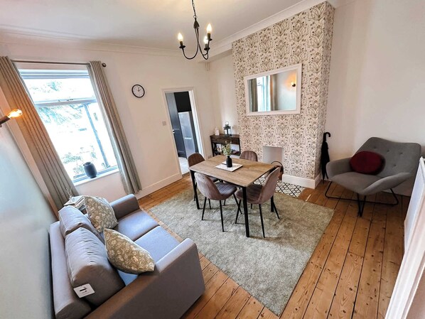 TV, fireplace, offices