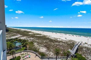 On the beach - Spanish Key 506 | Oceanfront Condo | Steps from Flora Bama | Pools, Hot Tub, Gym & More! (Pensacola)