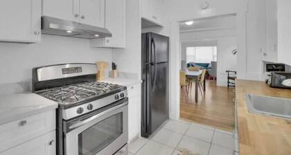 Centrally located W/D in unit, full kitchen
