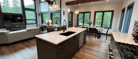 Køleskab, mikrobølgeovn, ovn, opvaskemaskine