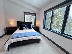 4 chambres, fer et planche à repasser, lit parapluie, Wi-Fi gratuit