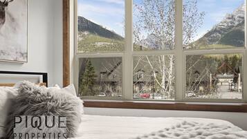 3 Schlafzimmer, Schreibtisch, Bügeleisen/Bügelbrett, Reisekinderbett