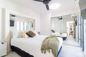 1 habitación, tabla de planchar con plancha, wifi gratis y ropa de cama 