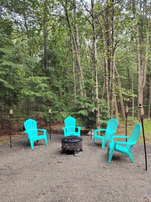 Property grounds - Berkshires! Dog & Family Friendly, Hot Tub, Hiking, Lakes-Swimming, Canoeing (Becket)