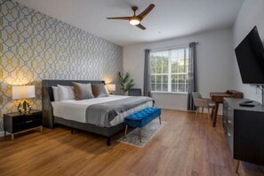 3 bedrooms, desk, iron/ironing board, travel cot