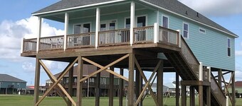 Arrive Early & Stay Late-Waterfront Luxury in Angler Bay