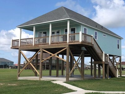 Arrive Early & Stay Late-Waterfront Luxury in Angler Bay