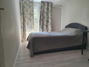 2 Schlafzimmer, Bügeleisen/Bügelbrett, WLAN, Bettwäsche