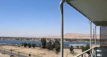 Emilio Hotel Luxor