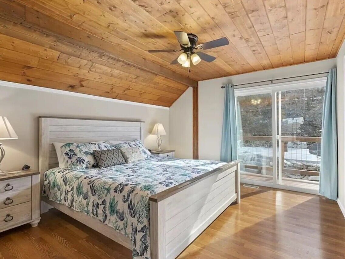 6 habitaciones, tabla de planchar con plancha y cuna de viaje 