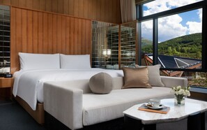 Iron/ironing board - Intercontinental Chongli by IHG (Zhangjiakou)