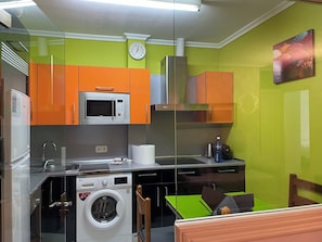 雪櫃、微波爐、爐具、洗碗機