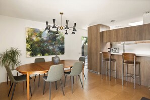 Dining - 3 BR Mid-Mod Home + Pool and Spa in South Palm Desert - Walkable to El Paseo! (Palm Desert)