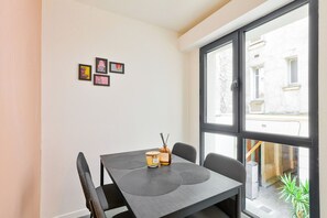 تناول الطعام