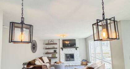 Moores Place -Wooded View-Great Location-Game Rm-by IU