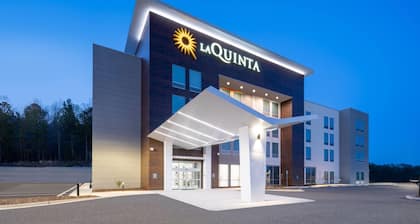 La Quinta by Wyndham Chelsea Birmingham