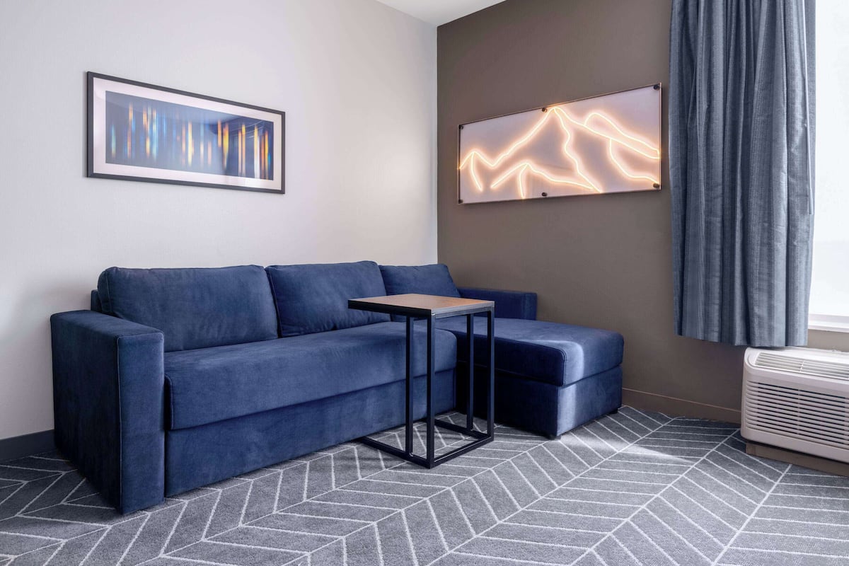 Studio suite, 1 kingsize bed, niet-roken | Verduisterende gordijnen, een strijkplank/strijkijzer, gratis wifi