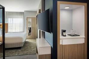 Hochwertige Bettwaren, Daunenbettdecken, Pillowtop-Betten, Schreibtisch