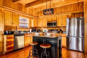 Fridge, microwave, oven, stovetop - IndoorPool | 2 Suites | View | HotTub | GmRm | PS5 (Gatlinburg)