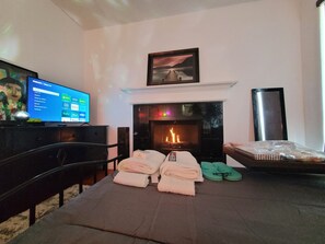 5 habitaciones, tabla de planchar con plancha, wifi y ropa de cama